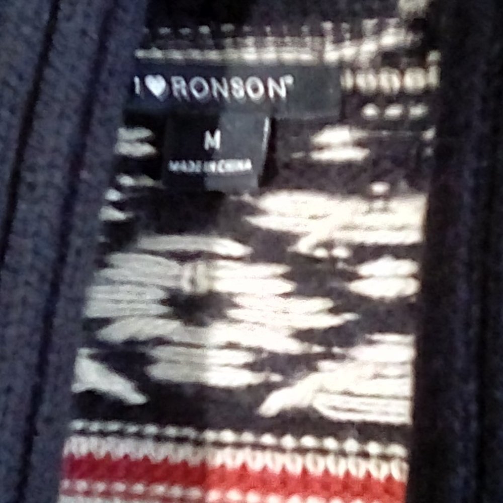 I 🖤Ronson Cardigan Sweater - Picture 3 of 4